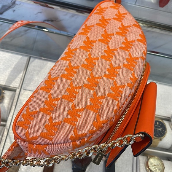 MICHAEL KORS
Maisie Lg Logo 2-in-1 Sling Waist Fanny Pack Crossbody 
Poppy
NWT - Picture 8 of 16